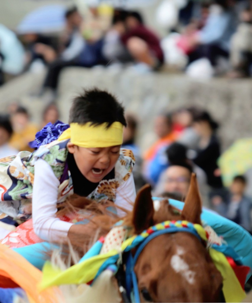 必死の馬上