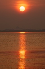 朝焼けの琵琶湖