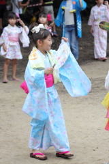 踊ってます