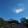 雲とお寺と青空