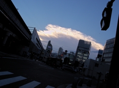吉祥寺の光る雲