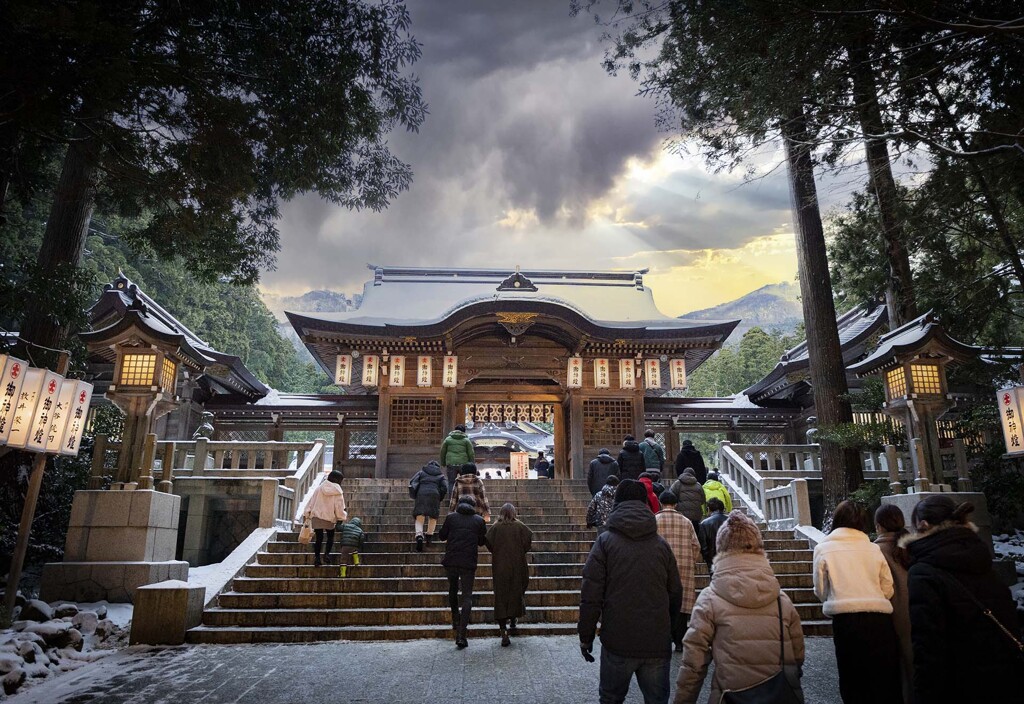 一の宮 彌彦神社　の手前ｗ