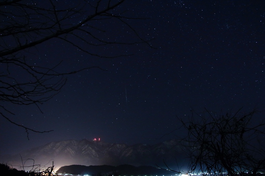 弥彦山に落ちる流星（゜∀゜）