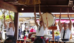 伊勢、おかげ横丁で太鼓の演奏