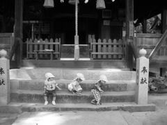 神社にて・・・