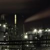 夜の工場