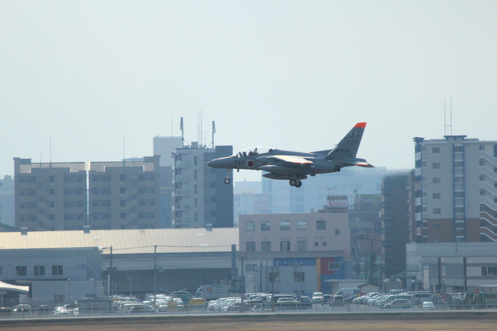 自衛隊機？