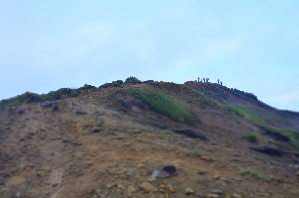 中岳へ向かう登山隊　阿蘇高岳中岳登山#14