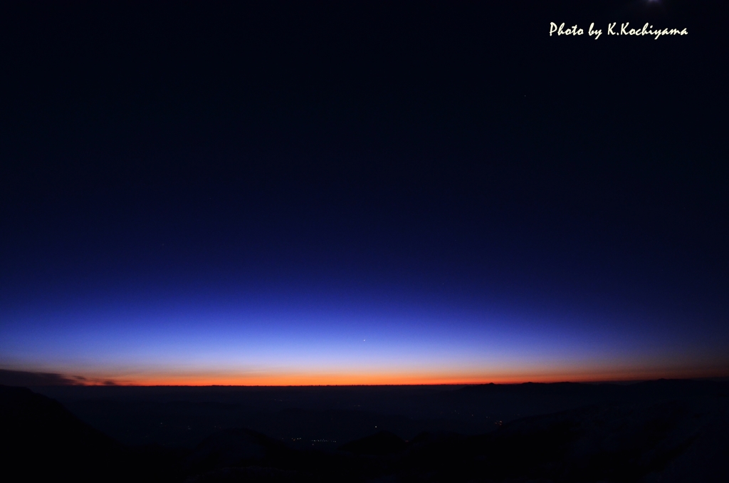 日の出前の静寂