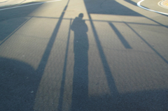 影だと脚も長い