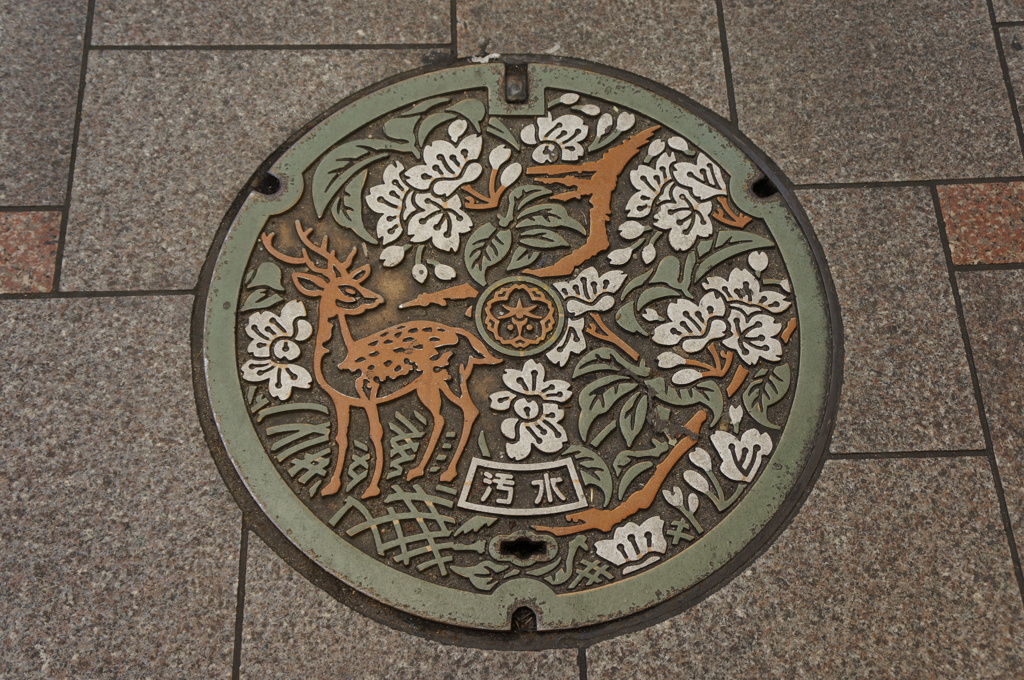 鹿マンホール