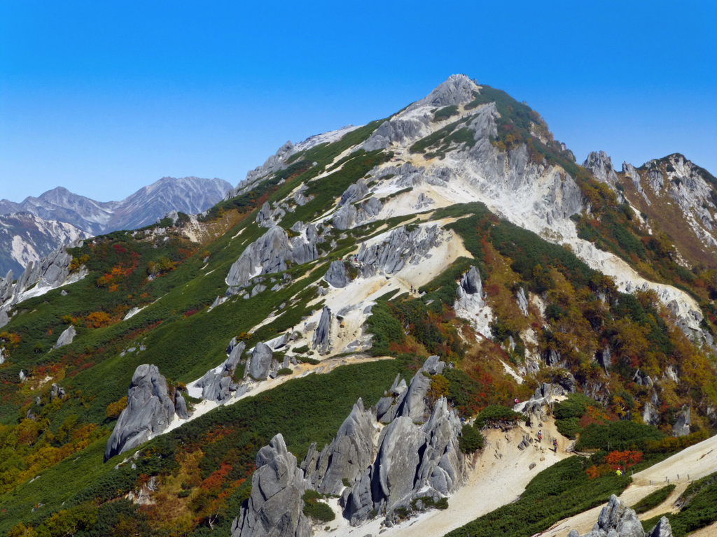 青空が似合う山