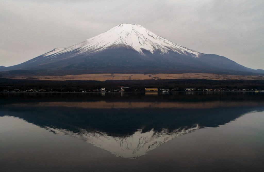 風のない山中湖