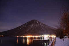 星空と男体山