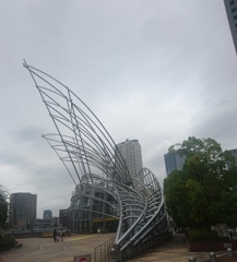 国立国際美術館