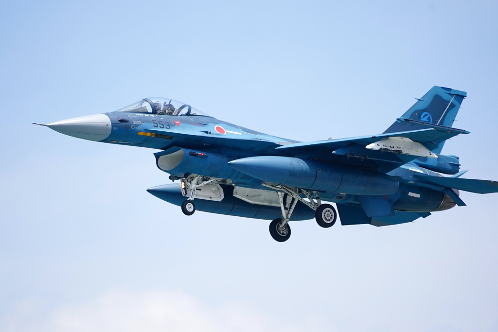 空自　戦闘機 F-2A  空の森運動公園