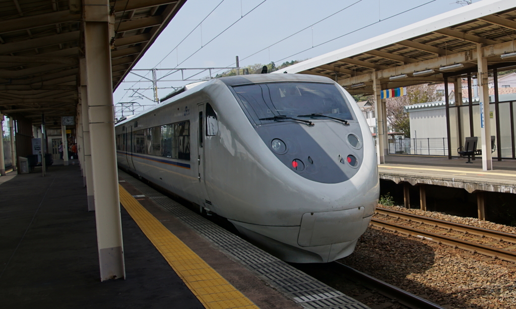特急しらさぎ（加賀温泉駅）