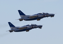 ブルーインパルス 離陸　　小牧基地オープンベース