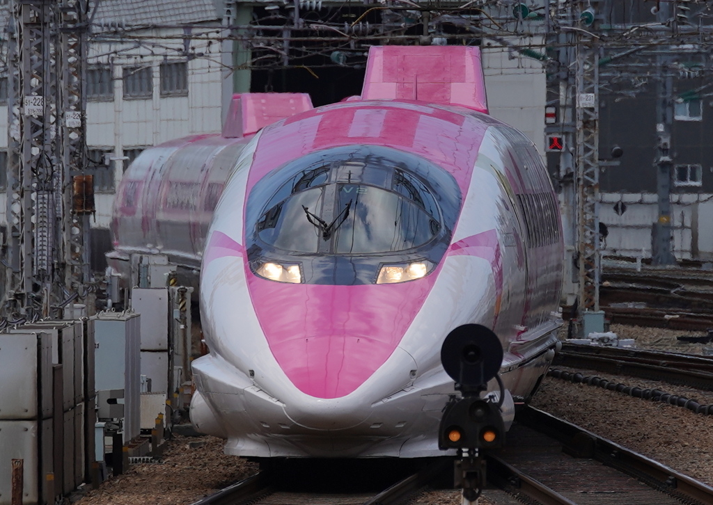 ハローキティ新幹線　新大阪駅