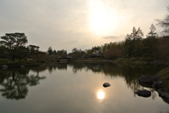 池の夕焼け