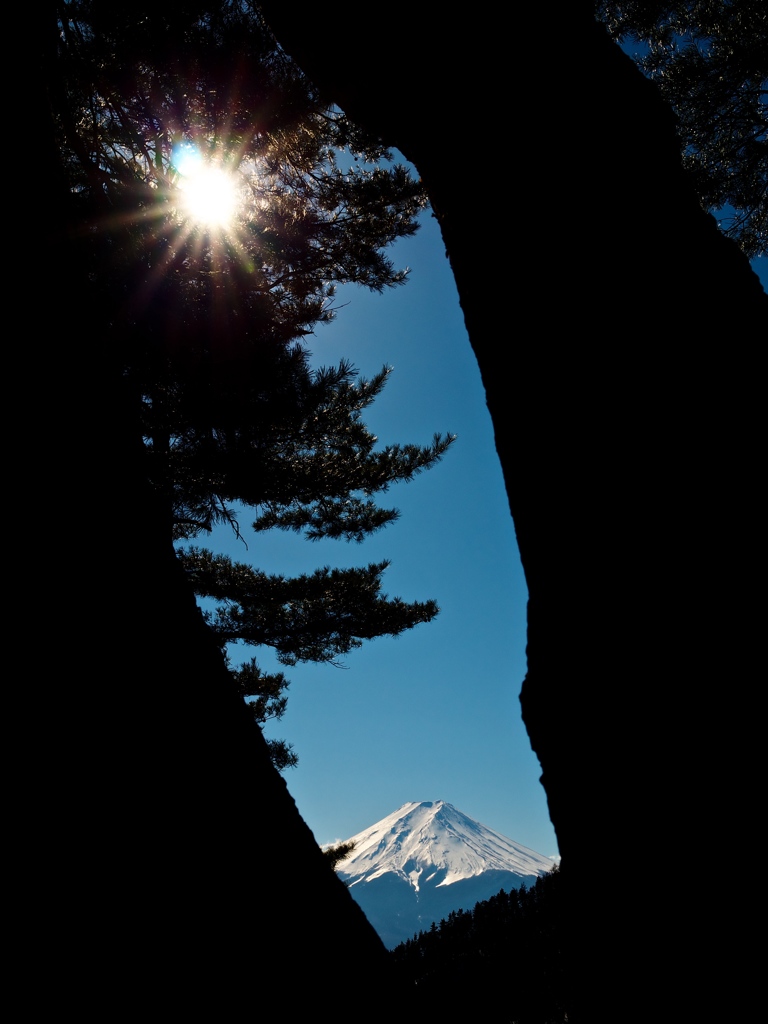 隙間から富士山