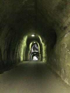 縦長トンネル