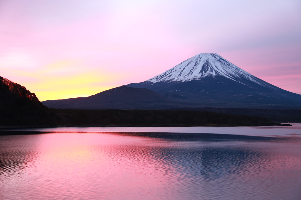 朝焼けの富士山