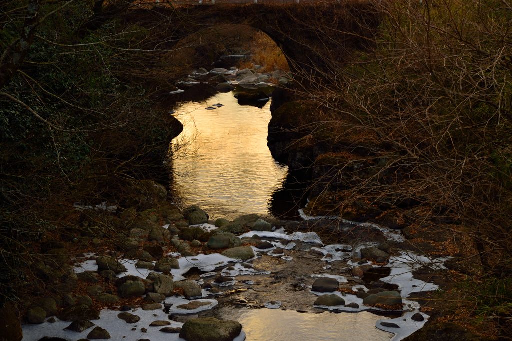 夕焼けの水面