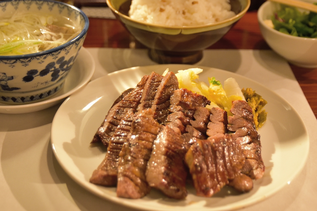 牛たん1.5人前定食2000円