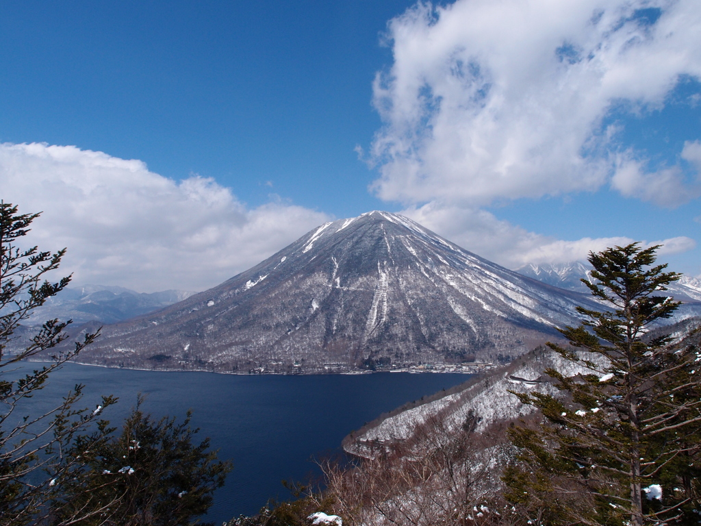 季節外れの雪景色