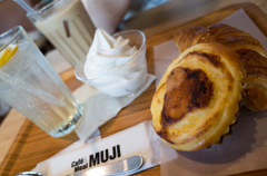 無印良品のカフェにて