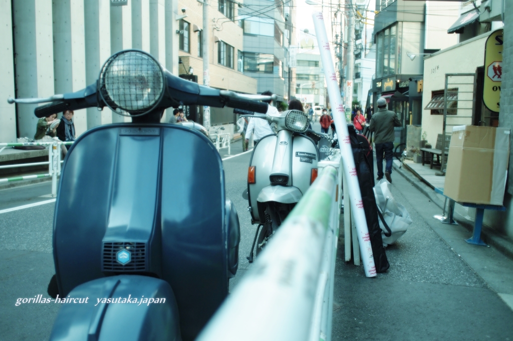 路地裏の兄弟
