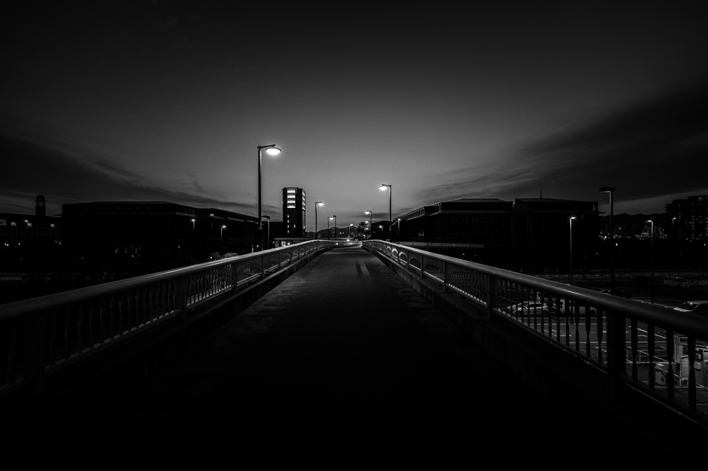 UNDEPENDABLE  STREETLAMPS