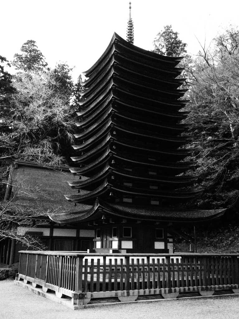 十三重塔