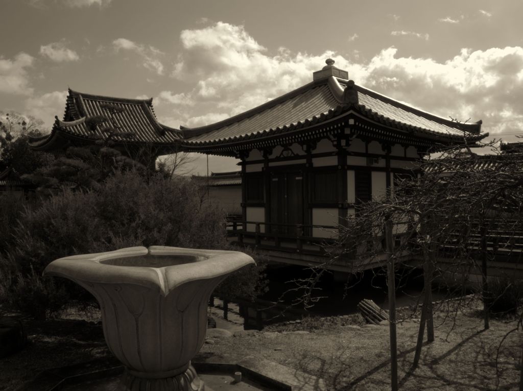 客殿・鐘楼　～法華寺～