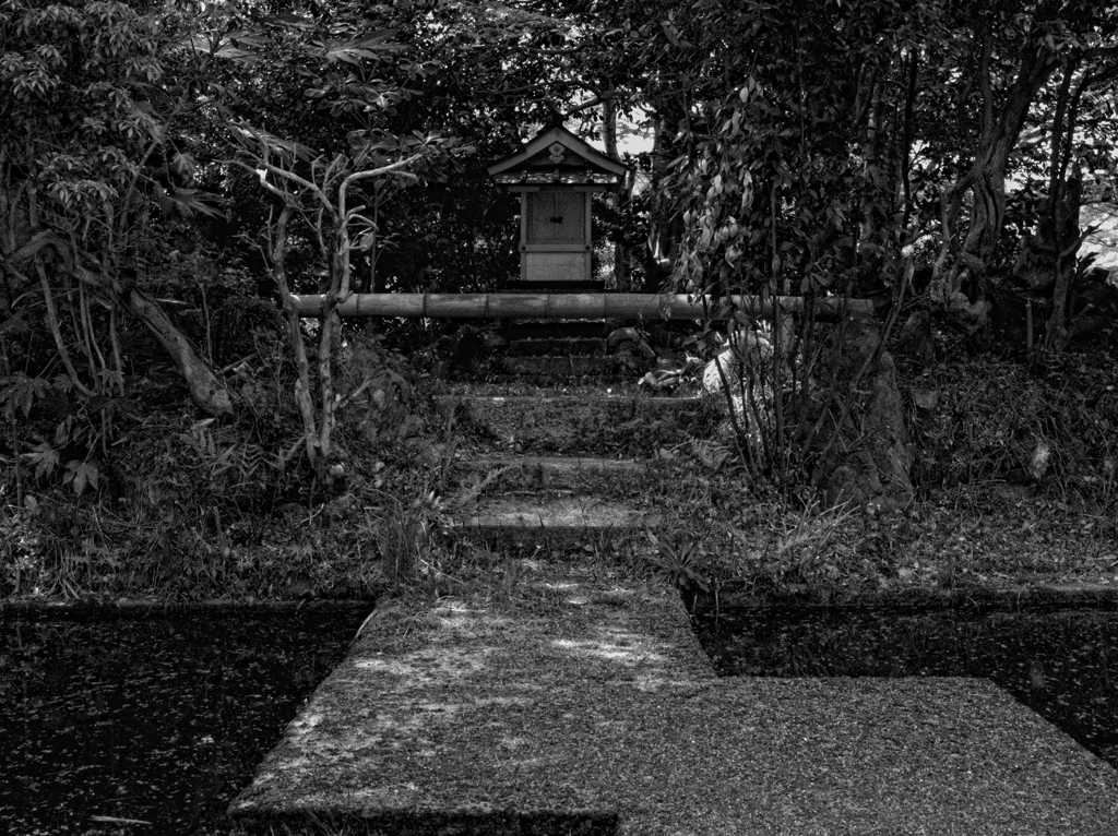 隠れ社　其の参　～芳徳寺～