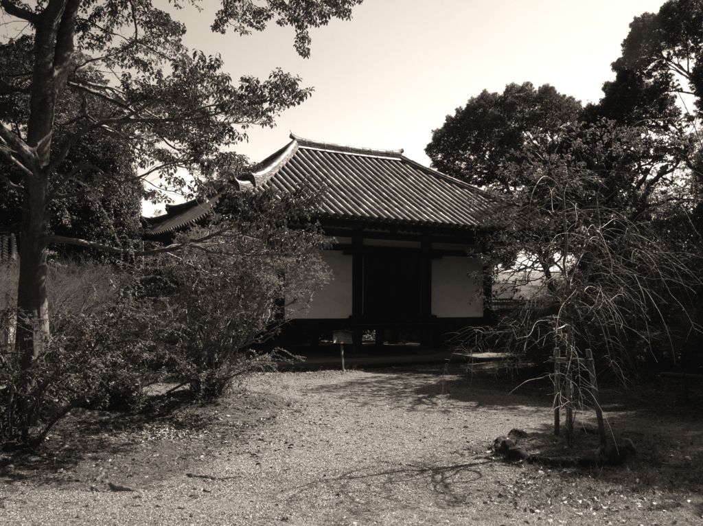 経蔵　～海龍王寺～