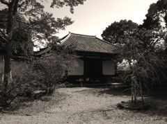 経蔵　～海龍王寺～