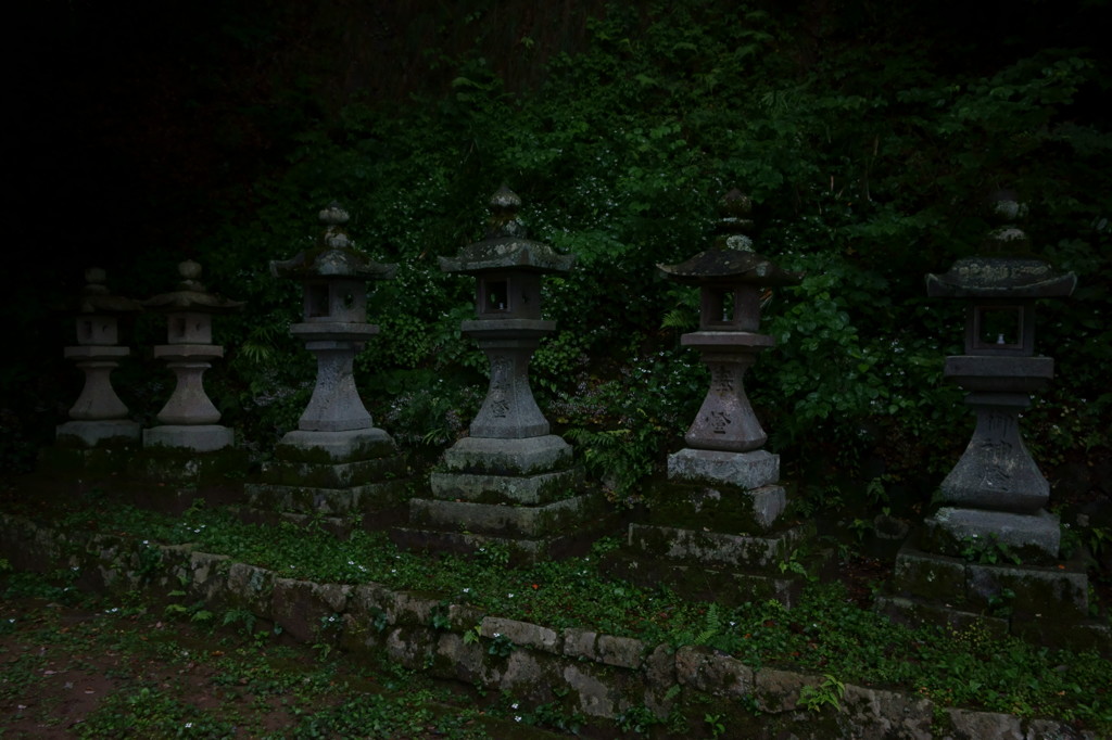 並び灯籠