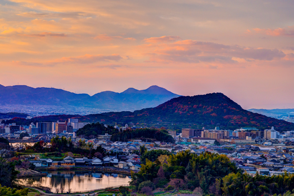 甘樫夕景図