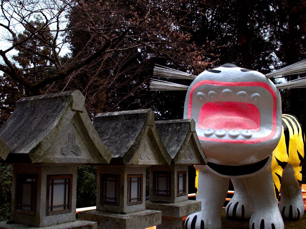 食べられません、灯籠は。　～朝護孫子寺～