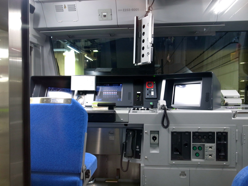 クハ E233-6001