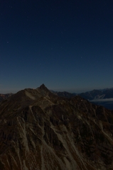 北穂高山頂から月明かりの槍