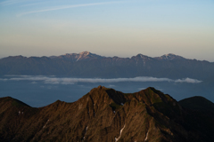 八ヶ岳・赤岳より甲斐駒と仙丈ケ岳