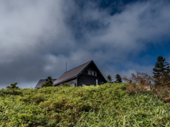 尾瀬と会津駒の旅・会津駒ケ岳に登る　駒の小屋