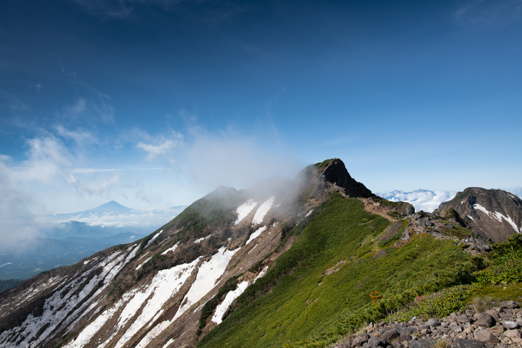 八ヶ岳・赤岳と富士
