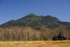 尾瀬ケ原　竜宮小屋と燧ケ岳