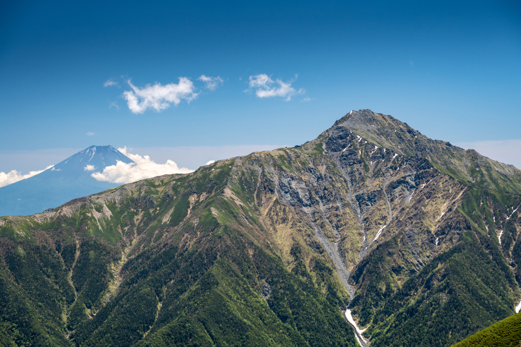 仙丈ケ岳からの富士山と北岳