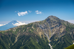 仙丈ケ岳からの富士山と北岳