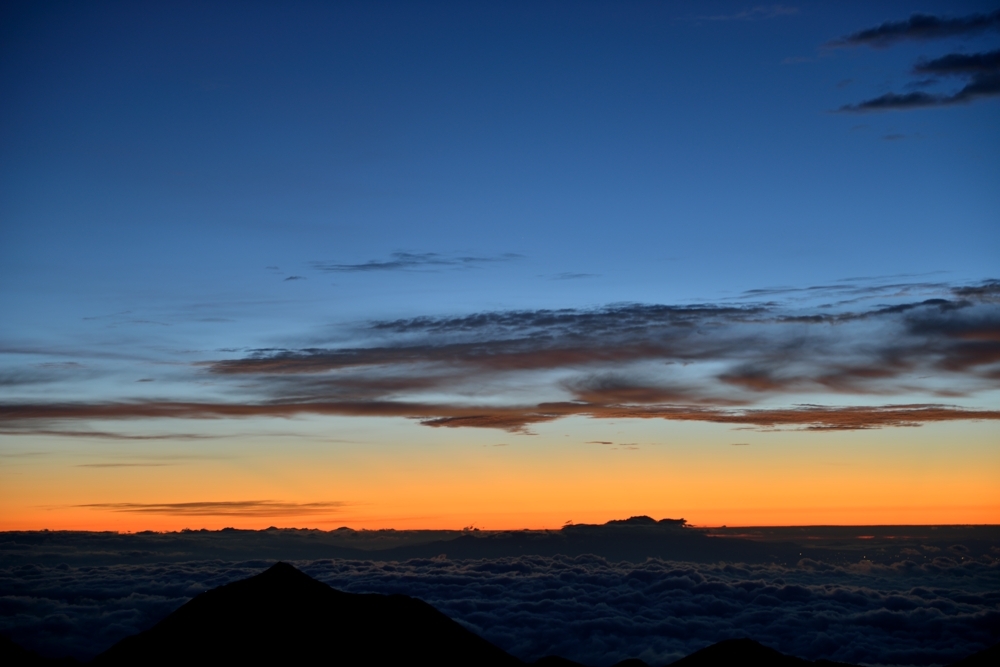 北穂高山頂から夜明けの薄明